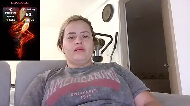 saramartinez1000 online show from January 29, 2025, 4:30 pm