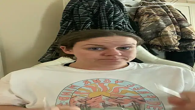 velvetta  online show from March 17, 2025, 7:04 pm