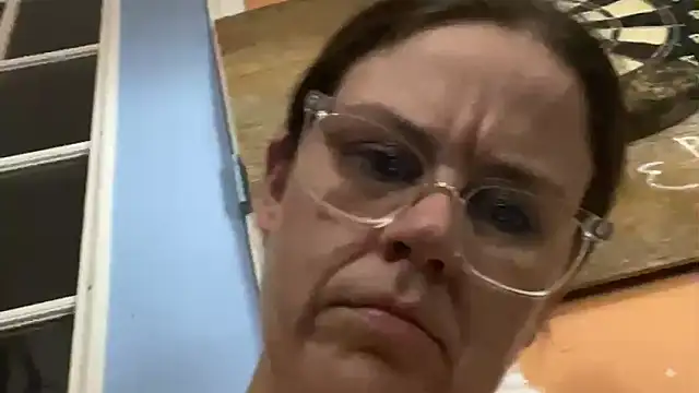 velvetta  online show from September 9, 2025, 5:18 am