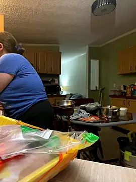 velvetta  online show from October 13, 2025, 10:32 pm