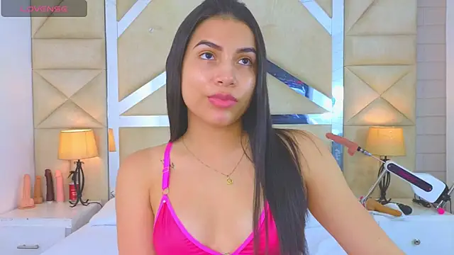 Tiphani walker  online show from September 30, 2025, 11:54 pm