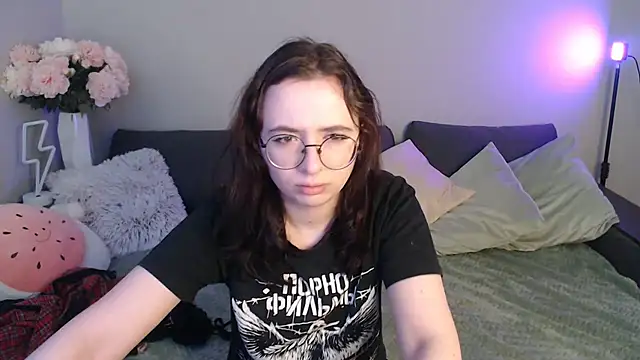 Mini Diva online show from February 26, 2025, 9:21 am