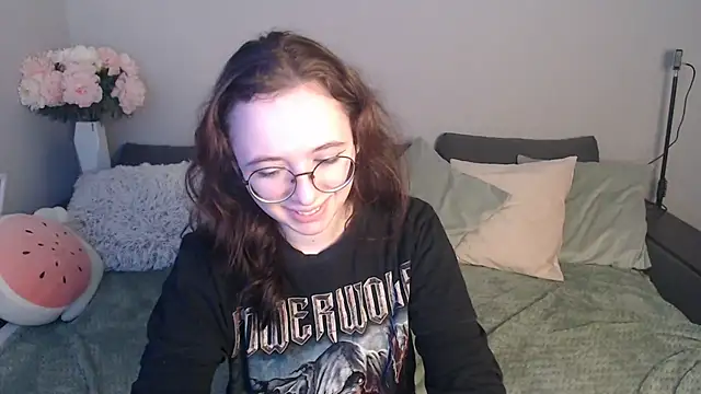 Mini Diva online show from March 15, 2025, 9:09 am