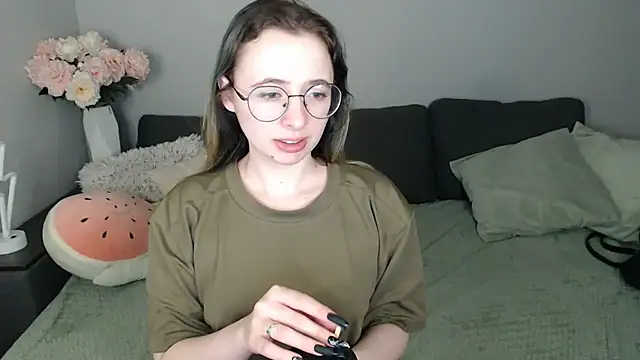 Mini Diva online show from September 30, 2025, 8:08 am