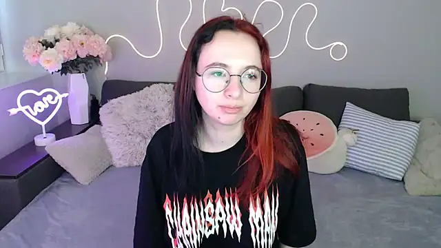 Mini Diva online show from November 5, 2025, 9:20 am