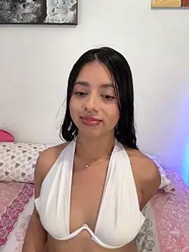 AliceJovovich online show from December 5, 2025, 10:24 am