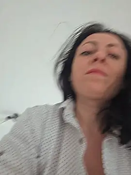 lovewildguy1 online show from April 17, 2026, 6:05 am