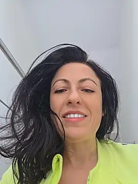 lovewildguy1 online show from April 21, 2026, 6:09 am