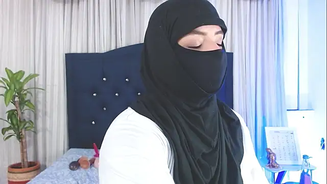 Uzra hayed online show from February 4, 2025, 10:34 pm