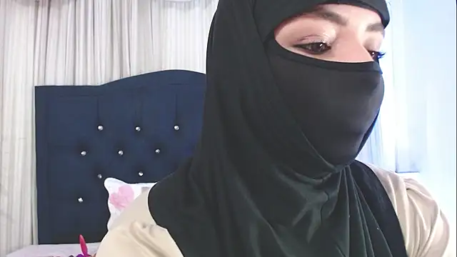 Uzra hayed online show from February 19, 2025, 7:38 pm