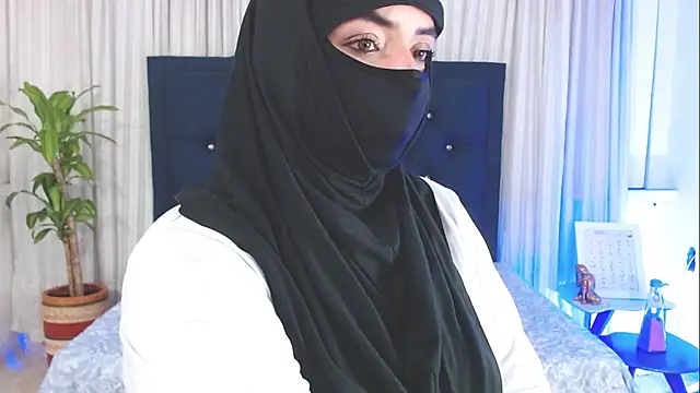 Uzra hayed online show from March 4, 2025, 10:38 pm