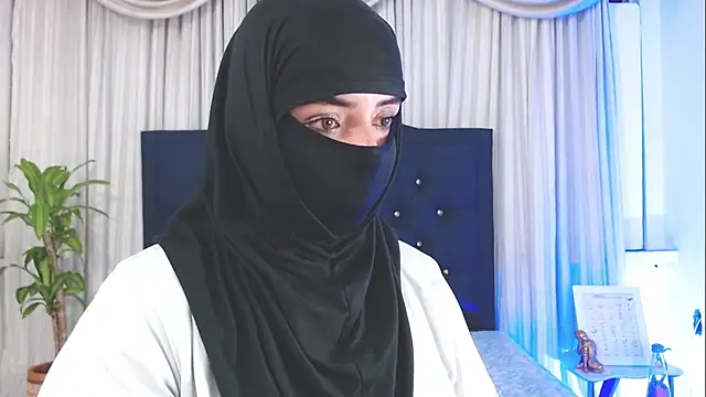 Uzra hayed online show from March 5, 2025, 7:38 pm