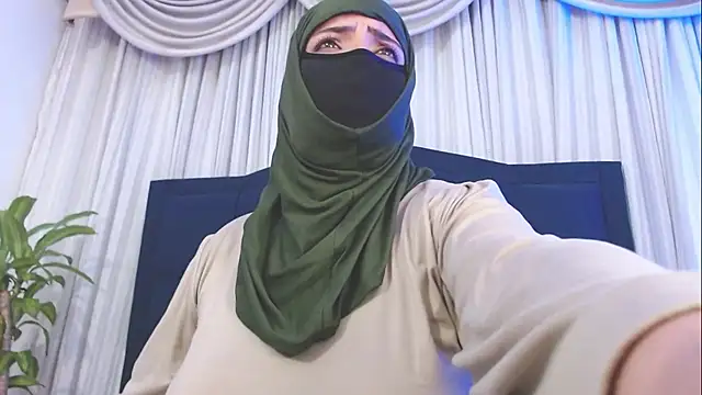 Uzra hayed online show from March 11, 2025, 2:21 am