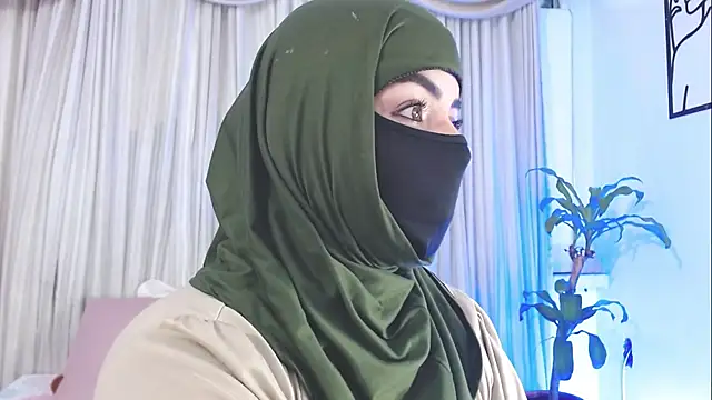 Uzra hayed online show from October 13, 2025, 8:09 pm