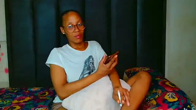 Snapshot of Kiaralane_xx chatting on February 5, 2025, 1:44 pm Kiaralane xx online show from February 5, 2025, 1:44 pm