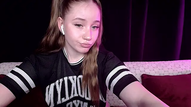 Snapshot of SindiWatsoon chatting on January 26, 2025, 5:34 pm SindiWatsoon online show from January 26, 2025, 5:34 pm