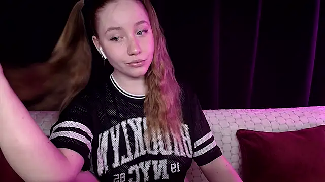 Snapshot of SindiWatsoon chatting on February 8, 2025, 5:50 pm SindiWatsoon online show from February 8, 2025, 5:50 pm