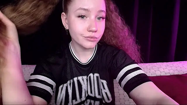 Snapshot of SindiWatsoon chatting on February 26, 2025, 1:08 pm SindiWatsoon online show from February 26, 2025, 1:08 pm