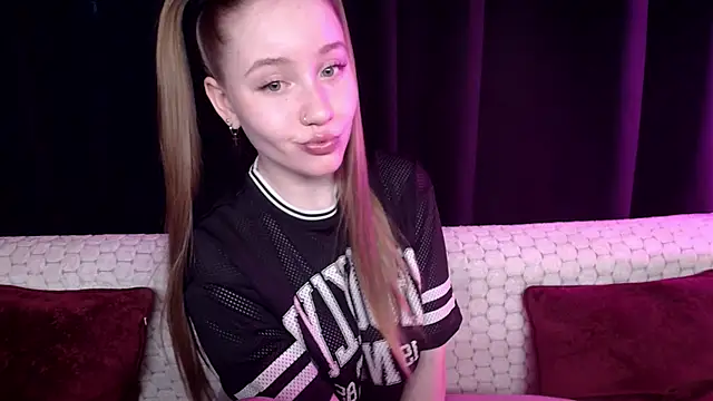 Snapshot of SindiWatsoon chatting on March 21, 2025, 1:45 pm SindiWatsoon online show from March 21, 2025, 1:45 pm