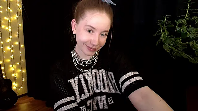 Snapshot of SindiWatsoon chatting on September 12, 2025, 11:21 am SindiWatsoon online show from September 12, 2025, 11:21 am