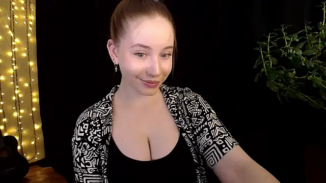 Snapshot of SindiWatsoon chatting on September 14, 2025, 11:09 am SindiWatsoon online show from September 14, 2025, 11:09 am