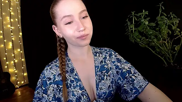 Snapshot of SindiWatsoon chatting on October 17, 2025, 1:35 pm SindiWatsoon online show from October 17, 2025, 1:35 pm