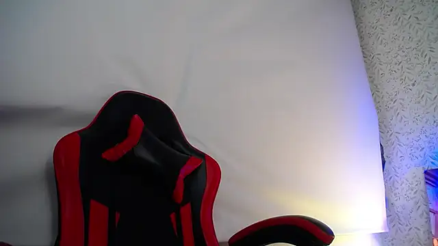 luly pink online show from December 23, 2025, 3:04 am