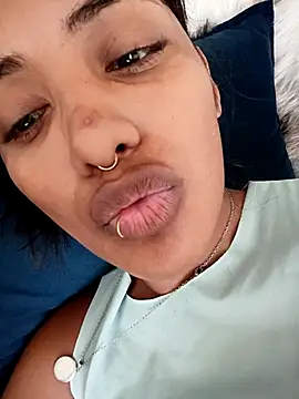 VictoireFeller online show from January 6, 2026, 3:16 pm