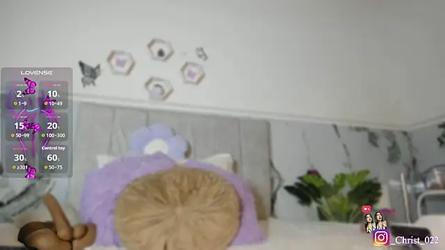 christal cutee online show from April 21, 2026, 3:57 am