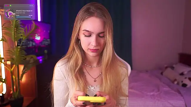 Kamila icee online show from October 10, 2025, 7:57 pm