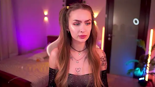 Kamila icee online show from March 21, 2026, 9:29 pm