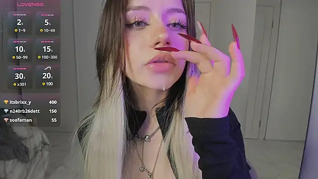 KellyBarton online show from March 16, 2025, 11:47 pm