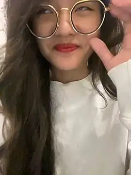 Krixxi22 online show from December 22, 2024, 1:00 pm