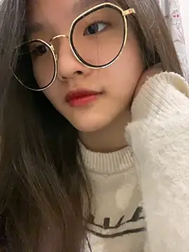 Krixxi22 online show from February 5, 2025, 2:59 pm