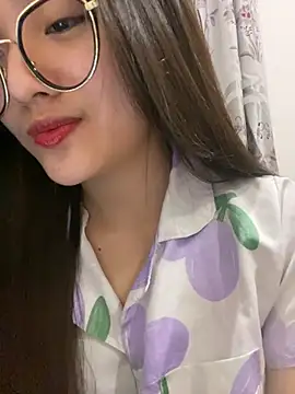 Krixxi22 online show from March 12, 2025, 2:34 pm