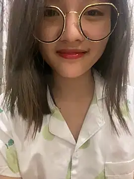 Krixxi22 online show from March 22, 2025, 2:58 pm