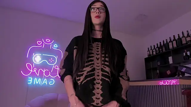 Bonnie Luxury online show from October 23, 2025, 5:18 am