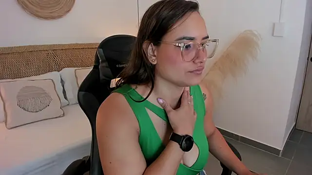 zoe danae  online show from January 15, 2026, 12:10 pm