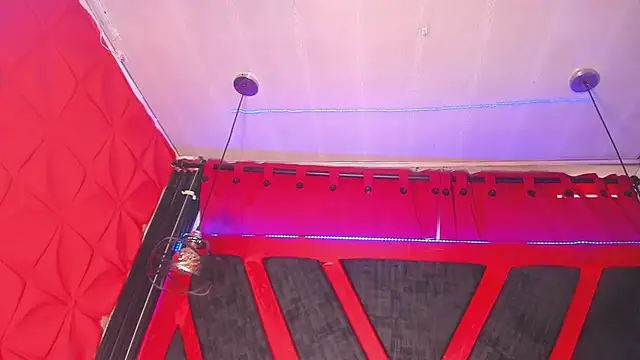 Taylor-hardcore online show from September 9, 2025, 2:27 pm