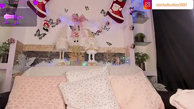 miicheell colins31 online show from December 3, 2024, 8:06 pm