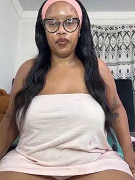 MimiCurves online show from June 2, 2026, 9:00 am