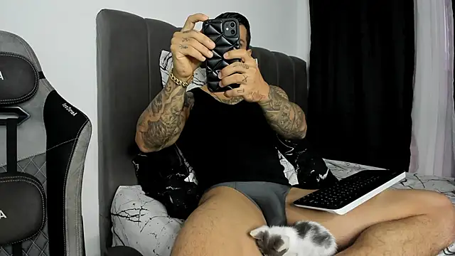 Aron Dark online show from January 8, 2025, 1:09 pm