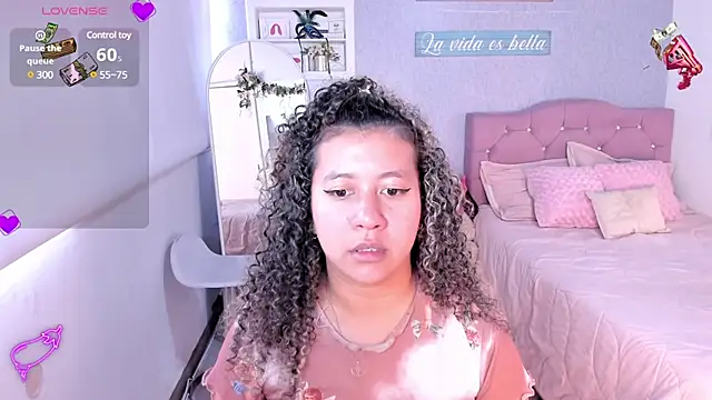 Kenia tompson01 online show from February 28, 2025, 6:20 pm