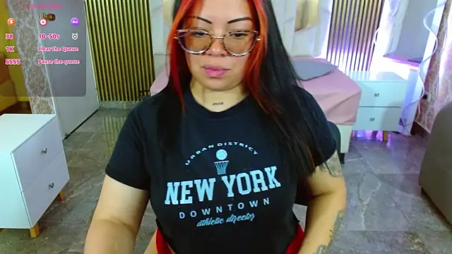 martinna tay online show from November 8, 2025, 3:29 am