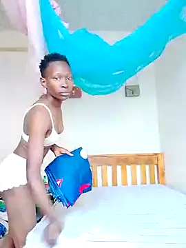 LOVELY-2BERRY online show from February 7, 2025, 2:47 pm