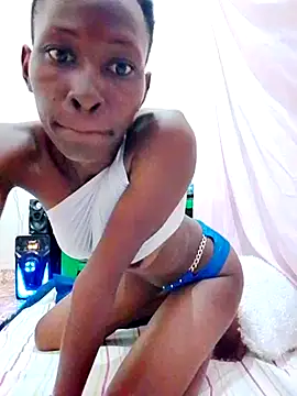 LOVELY-2BERRY online show from February 7, 2025, 6:24 pm