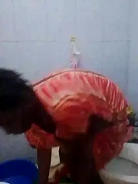 LOVELY-2BERRY online show from April 18, 2026, 9:46 am