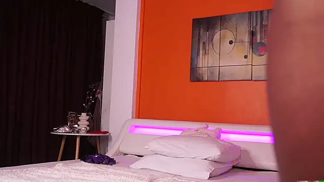 LovingBlondie online show from October 30, 2025, 4:41 pm