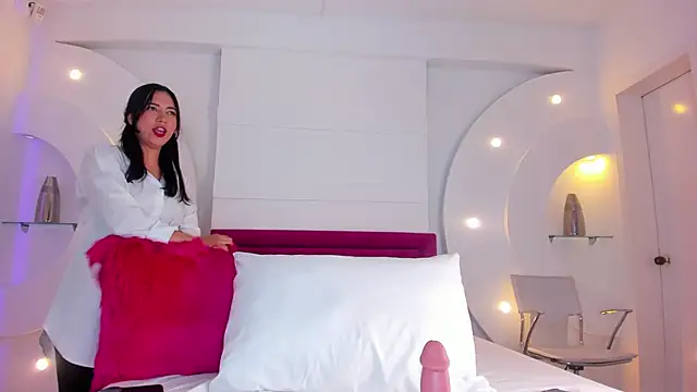 AliceHanz online show from December 8, 2024, 4:04 am