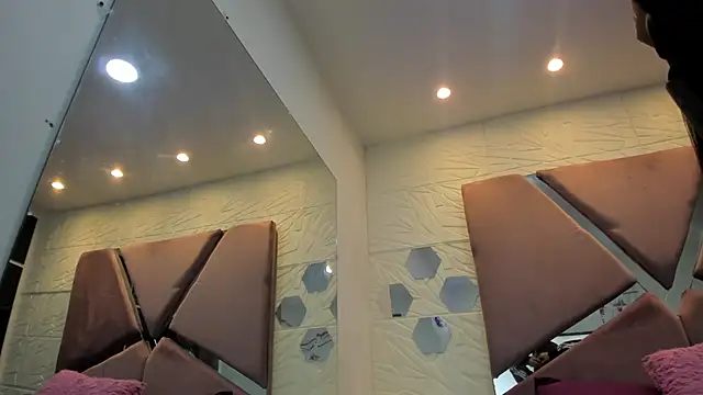 Charlotte Ice1 online show from December 29, 2024, 5:12 pm